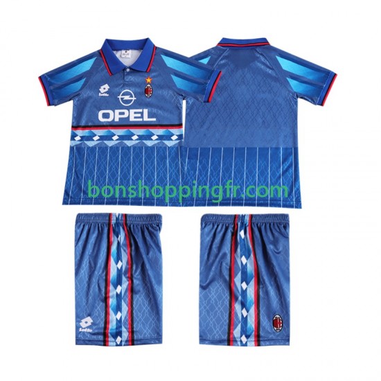 Maillot Rétro Extérieur AC Milan 1995 1996 Manches Courtes Jeune Enfant(+shorts) Maillot Rétro Extérieur AC Milan 1995 1996 Manches Courtes Jeune Enfant(+shorts)