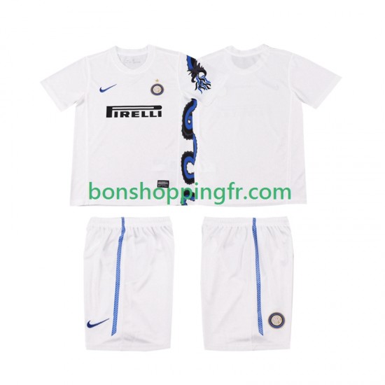 Maillot Rétro Extérieur Inter Milan 2010 2011 Manches Courtes Jeune Enfant(+shorts) Maillot Rétro Extérieur Inter Milan 2010 2011 Manches Courtes Jeune Enfant(+shorts)
