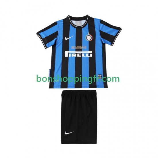 Maillot Rétro Domicile Inter Milan 2009 2010 Manches Courtes Jeune Enfant(+shorts) Maillot Rétro Domicile Inter Milan 2009 2010 Manches Courtes Jeune Enfant(+shorts)