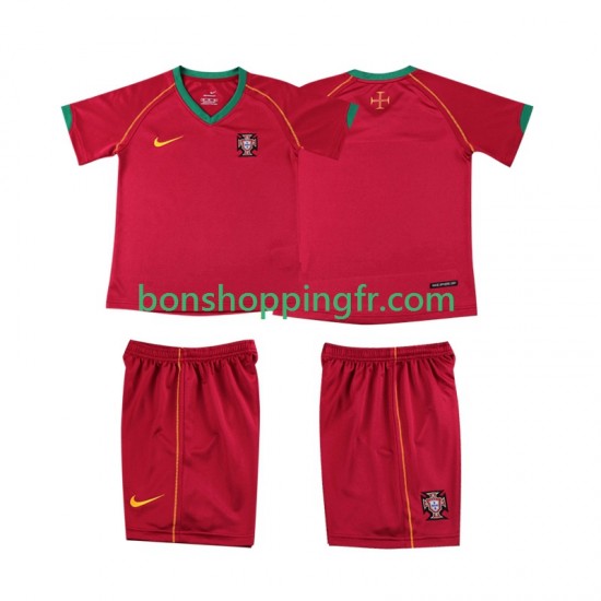 Maillot Rétro Domicile Portugal 2006 Manches Courtes Jeune Enfant(+shorts) Maillot Rétro Domicile Portugal 2006 Manches Courtes Jeune Enfant(+shorts)