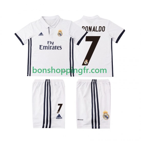 Maillot Rétro Domicile Real Madrid Cristiano Ronaldo 7 2016 2017 Manches Courtes Jeune Enfant(+shorts) Maillot Rétro Domicile Real Madrid Cristiano Ronaldo 7 2016 2017 Manches Courtes Jeune Enfant(+shorts)