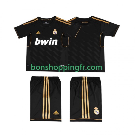 Maillot Rétro Extérieur Real Madrid 2011 2012 Manches Courtes Jeune Enfant(+shorts) Maillot Rétro Extérieur Real Madrid 2011 2012 Manches Courtes Jeune Enfant(+shorts)