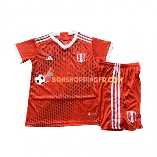 Maillot Extérieur Pérou 2023 Rouge Manches Courtes Jeune Enfant(+shorts)