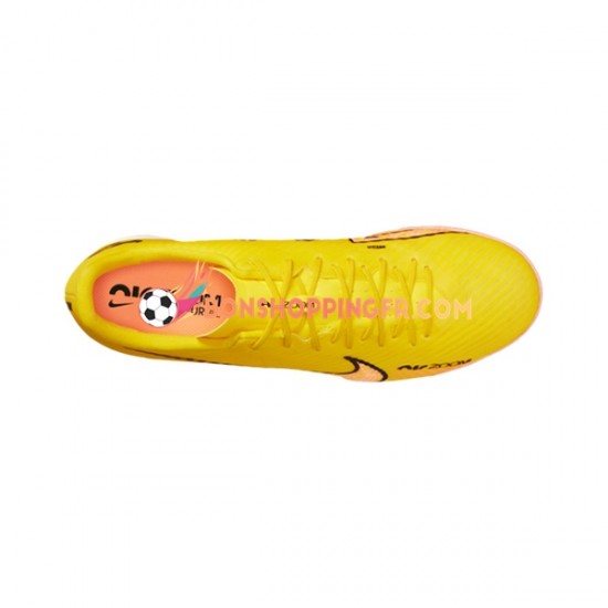 Nike Air Zoom Mercurial Vapor XV Academy IC Halle Lucent Chaussures de football Rose Jaune