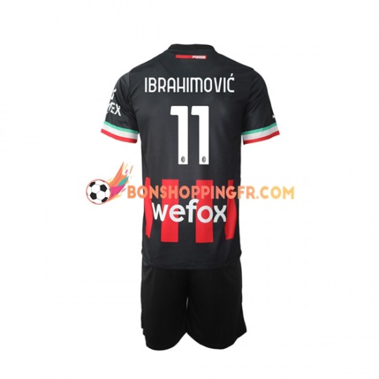 Maillot Domicile AC Milan Ibrahimovic 11 2022-2023 Manches Courtes Jeune Enfant(+shorts)