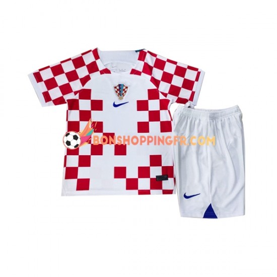 Maillot Domicile Croatie Coupe du Monde 2022 Manches Courtes Jeune Enfant(+shorts)