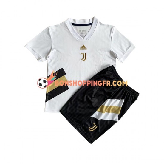 Maillot Rétro Domicile Juventus Icon 2022-2023 Manches Courtes Jeune Enfant(+shorts)