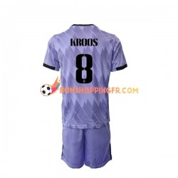 Maillot Extérieur Real Madrid Toni Kroos 8 2022-2023 Manches Courtes Jeune Enfant(+shorts)
