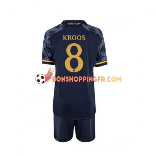 Maillot Extérieur Real Madrid Toni Kroos 8 2023-2024 Manches Courtes Jeune Enfant(+shorts)