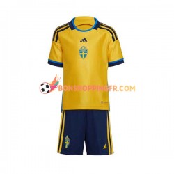 Maillot Domicile Suède 2022 Manches Courtes Jeune Enfant(+shorts)