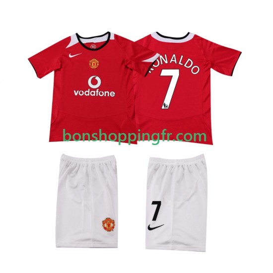 Maillot Rétro Domicile Manchester United Cristiano Ronaldo 7 2004 2006 Manches Courtes Jeune Enfant(+shorts) Maillot Rétro Domicile Manchester United Cristiano Ronaldo 7 2004 2006 Manches Courtes Jeune Enfant(+shorts)