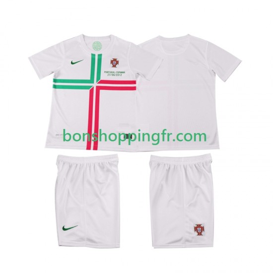 Maillot Rétro Extérieur Portugal 2012 Manches Courtes Jeune Enfant(+shorts) Maillot Rétro Extérieur Portugal 2012 Manches Courtes Jeune Enfant(+shorts)
