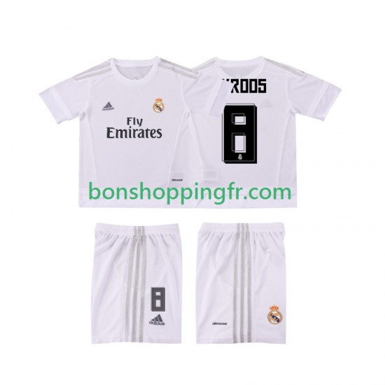 Maillot Rétro Domicile Real Madrid KROOS 8 2015 2016 Manches Courtes Jeune Enfant(+shorts) Maillot Rétro Domicile Real Madrid KROOS 8 2015 2016 Manches Courtes Jeune Enfant(+shorts)