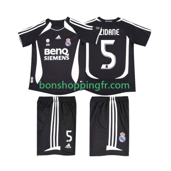 Maillot Rétro Extérieur Real Madrid ZIDANE 5 2006 2007 Manches Courtes Jeune Enfant(+shorts) Maillot Rétro Extérieur Real Madrid ZIDANE 5 2006 2007 Manches Courtes Jeune Enfant(+shorts)