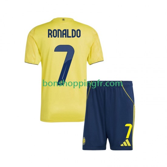 Maillot Domicile Al Nassr Cristiano Ronaldo 7 2025-2026 Manches Courtes Jeune Enfant(+shorts) Maillot Domicile Al Nassr Cristiano Ronaldo 7 2025-2026 Manches Courtes Jeune Enfant(+shorts)